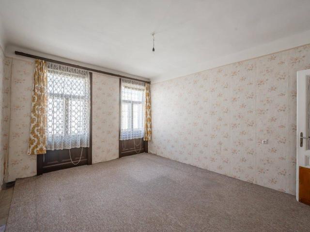 NEU+ 1 Zimmer Altbau Wohnung sanierungsbedürftig!