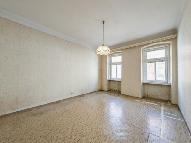 NEU+ 1 Zimmer Sanierungsobjekt im Altbau – klein, fein, ausbaufähig!