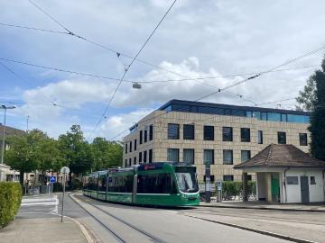 NEU 2.5 ZIMMERWOHNUNG MIT GARTENSITZPLATZ