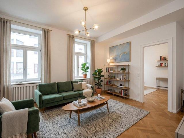 NEU+ 2 Zimmer Altbau Erstbezug mit 58 m² und Lift