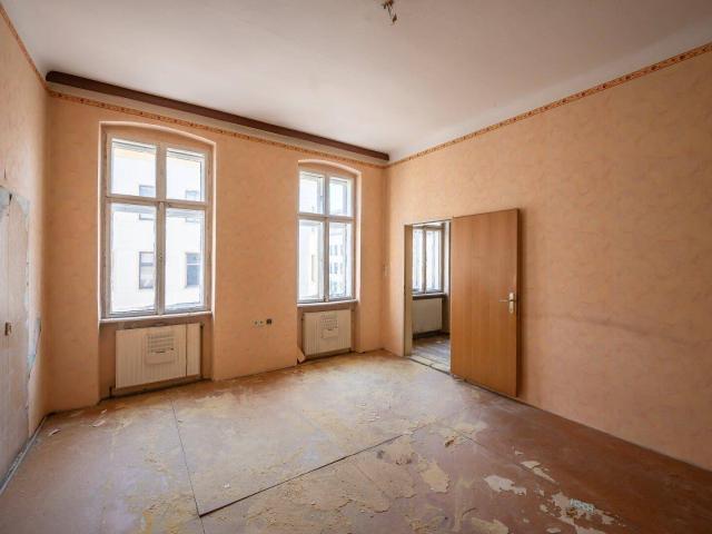 NEU+ 2 Zimmer Altbau Wohnung! viel Ausbaupotential!