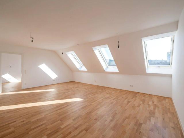 NEU+ 4 Zimmer Dachgeschoss Erstbezug auf zwei Ebenen mit zwei Terrassen, zwei Bädern und Lift