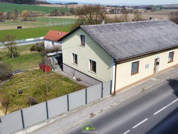 NEU AM MARKT: Charmantes 5 Zimmer Wohnhaus mit Garten und Terrasse