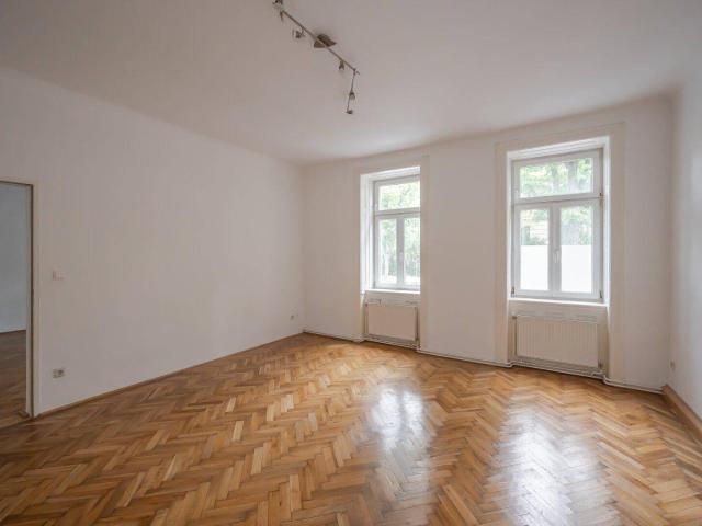 NEU+ Altbau zum Gestalten: Sanierungsbedürftige 3 Zimmer Wohnung mit viel Potenzial