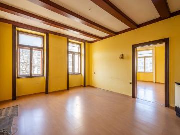 NEU+ Altbauklassiker: 3 Zimmer Wohnung mit enormen Sanierungspotenzial