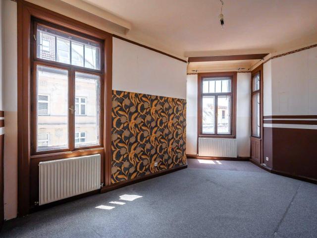 NEU+ Altbaujuwel: 3 Zimmer mit Charme & Entwicklungspotenzial