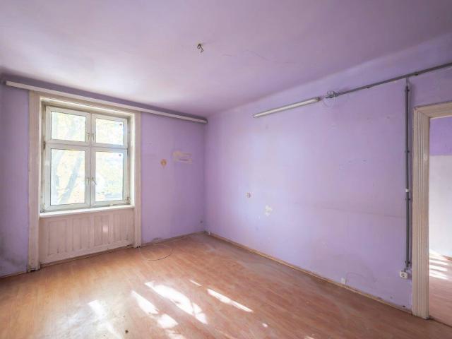 NEU+ Alte Wände, neue Wohnideen: 2 Zimmer Altbau zum Sanieren!