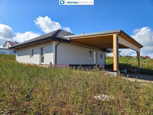 Neu aufgebaut & bereit für den Einzug: Moderner Bungalow in ruhiger Lage
