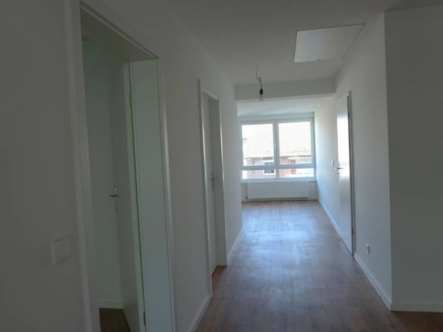 Neu ausgebautes Dachgeschoss! 2 Zi Wohnung mit Einbauküche in Bramfeld!