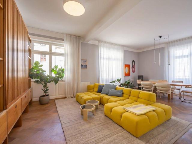 NEU+ Außergewöhnlicher Design Altbau – 3 Zimmer mit Loggia in Gersthof