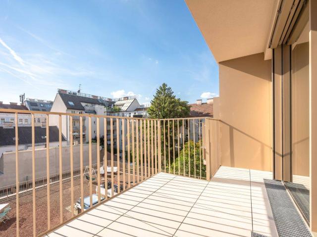 NEU+ Beautifully Designed 3 Bedroom New Build Apartment in a Prime Location First Occupancy