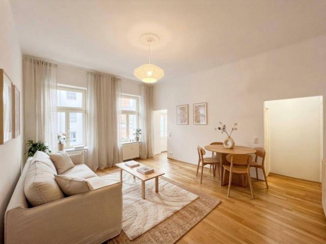 NEU! Gemütliche 2 Zimmer Wohnung in gepflegtem Altbau zu verkaufen!
