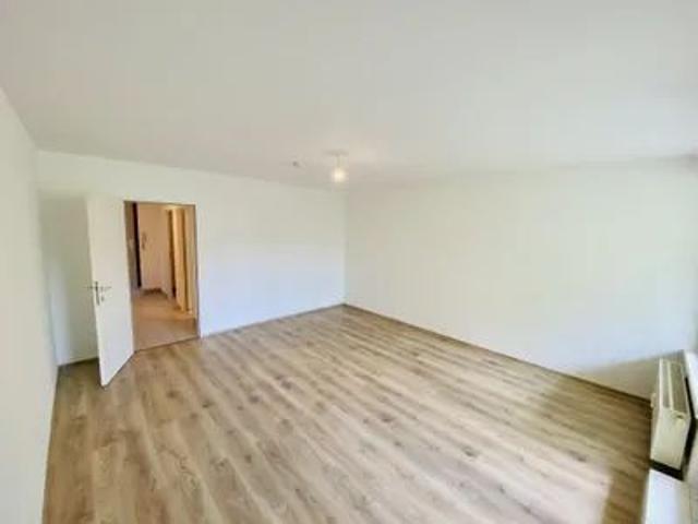 NEU! Geräumige 1 Zimmerwohnung mit Loggia und Balkon!