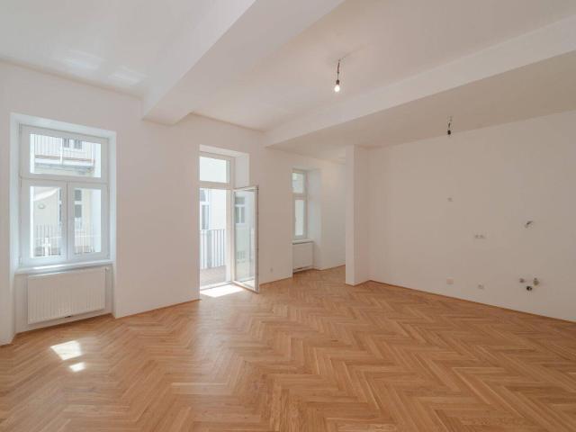 NEU+ Großartige 2 Zimmer Altbauwohnung mit Balkon