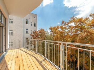 NEU+ Großartige 2 Zimmer Altbauwohnung mit Balkon