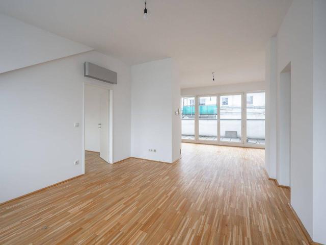 NEU+ Draußen durchatmen! 3 Zimmer Dachgeschosswohnung mit 17 m² Terrasse, Lift und Klimaanlage