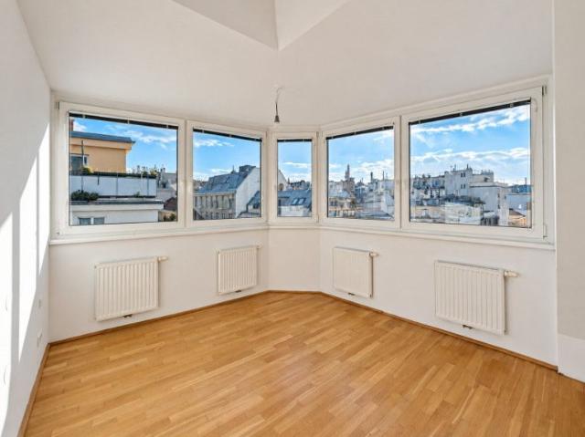 NEU+ Draußen Platz nehmen! Gepflegte 4 Zimmer Neubaumiete mit Terrasse, zwei Bädern und Lift