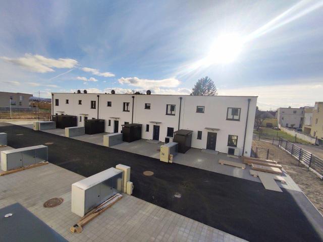 NEU* Eckreihenhaus mit gr. Garten in modernster Ausstattung inkl. KÜCHE PV & E Ladestation vorbereitet