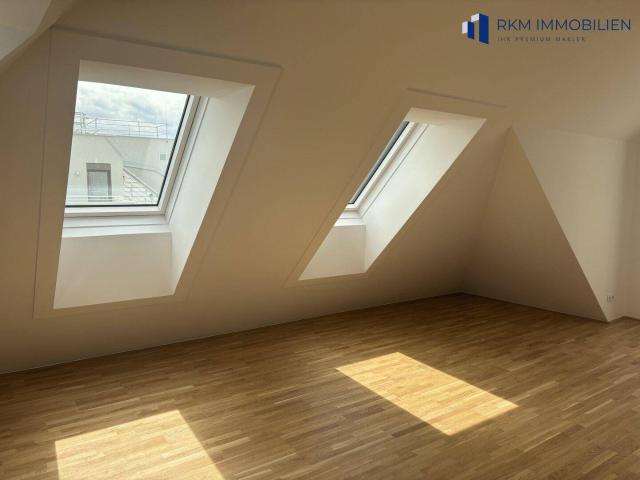 Neu errichtete Dachgeschoss Wohnung 3 Zimmer, 3 Terrassen, Garage, in 1220 Wien mit klimaaktiv Bronze Zertifikat