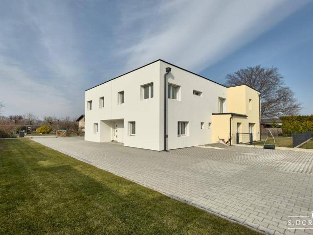 NEU! • Erstbezug • Ziegelmassiv • 5 Zimmer • Garten + Terrasse • Top Lage
