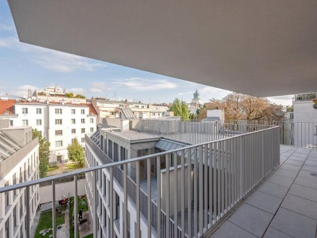 NEU+ extraordinary 3 room apartment in the Heart of the City 1/23