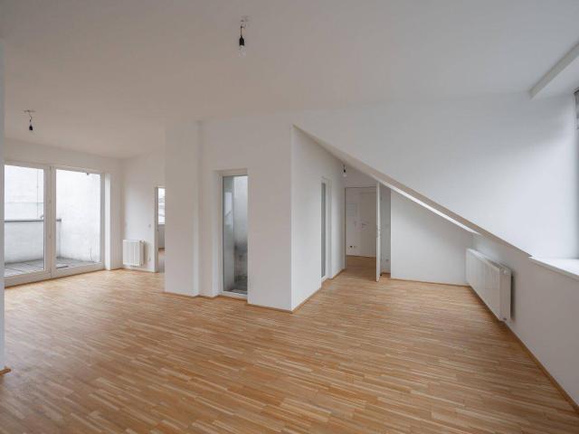 NEU+ Exceptional 3 room Penthouse Apartment in a Prime Location – Vienna's 7th District