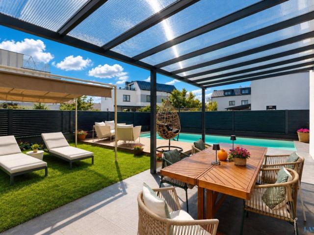 NEU+ Exklusive Designvilla mit Pool Garten, Dachterrassen und luxuriöser Ausstattung in Leopoldsdorf