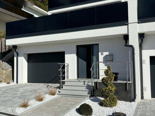 NEU Exklusive Haushälfte Mondsee in ökologischer Bauweise traumhafte Panoramalage, Garage, PV Anlage, Granderwasser, uvm