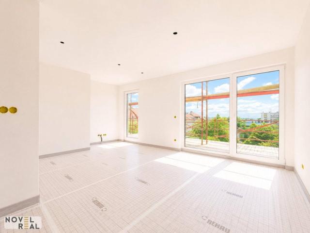 NEU | Exklusive Preisaktion | Großzügige DG Wohnung mit zwei Balkonen und Parkblick! | Bestlage Schlingermarkt / SCN