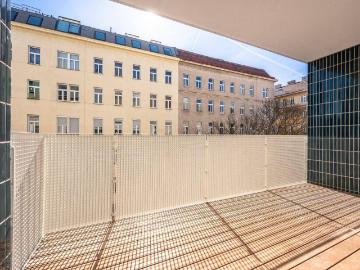 NEU+ fantastische 2 Zimmer Altbauwohnung mit Terrasse Erstbezug TOPLAGE!