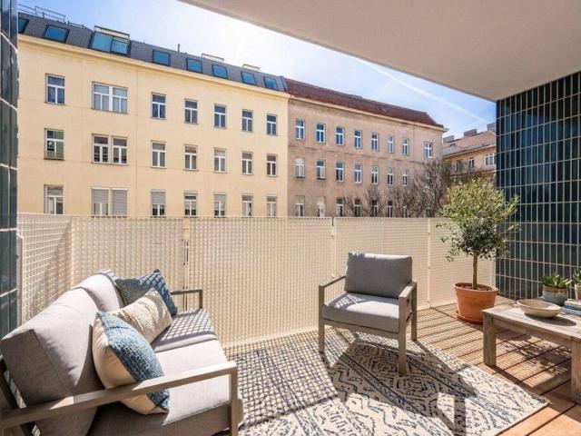 NEU+ fantastische 2 Zimmer Altbauwohnung mit Terrasse Erstbezug TOPLAGE!