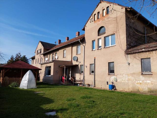 Neu: Kaufpreisreduzierung Ehemaliges Gutshaus als Mehrfamilienhaus im Saalekreis in Fienstedt