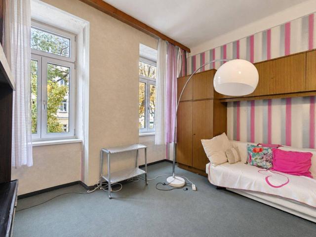 NEU+ Klein, charmant, voller Potenzial – 1 Zimmer Wohnung im Altbau zum Selbstgestalten
