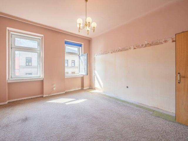 NEU+ Kreatives Projekt gesucht? 1,5 Zimmer Altbauwohnung mit Charme und Potenzial