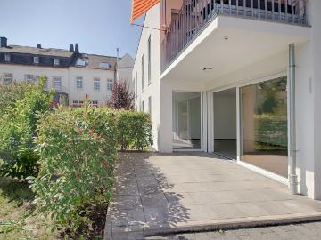 Neu – Hochwertige 4 Zimmerwohnung mit Terrasse in Porta Nigra Nähe
