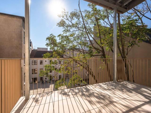 NEU+ Hofseitiger 2 Zimmer Altbau mit Balkon und Fußbodenheizung am Einsiedlerplatz – in Generalsanierung