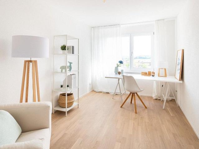 Neu Hausen in Neuhausen moderne 3.5 Zimmer Wohnung mit atemberaub.