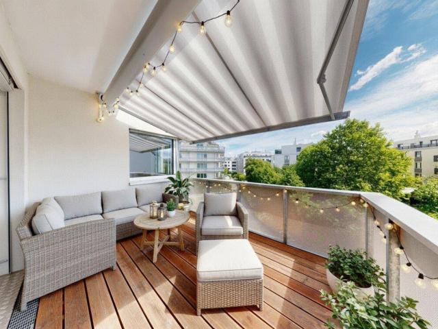 NEU ! Helle 2 Zimmer Wohnung mit schönem Balkon mit blick in den grünen Innenhof