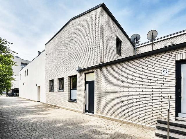 neu hergestellte und geräumige 3 Zimmer Erdgeschoßwohnung in Altona Altstadt