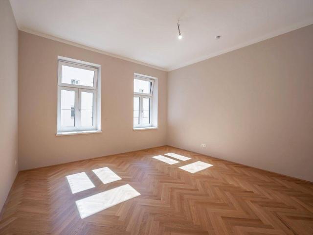 NEU+ Outstanding Studio Apartment in a Historic Building with Premium Features