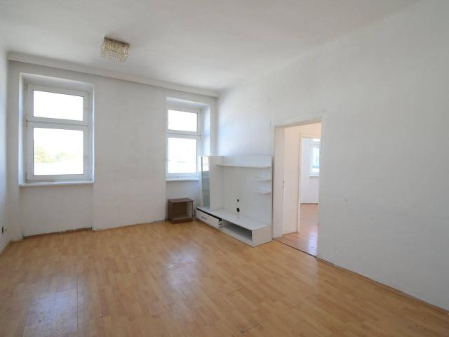 NEU+ Leistbare 3 Zimmer Altbau Wohnung mit viel Potenzial sanierungsbedürftig ! Toller Grundriss