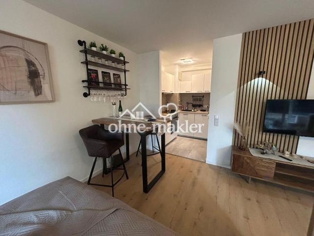 Neu möblierte, frisch renovierte, helle 1 Zi Whg im Hochparterre mit Balkon und neuer Küche