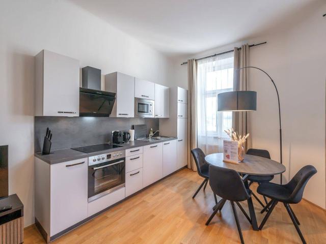 NEU+ Möblierte 2 Zimmer Altbauwohnung mit 53 m², gepflegt und sofort beziehbar