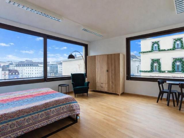 Neu möbliertes Atelier am Barfüsserplatz