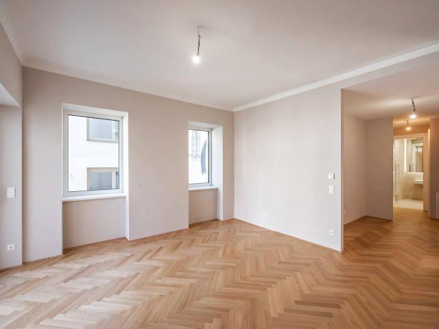 NEU+ modern ausgestattete 1 Zimmer Altbau Erdgeschoss Wohnung in toller Lage Erstbezug !