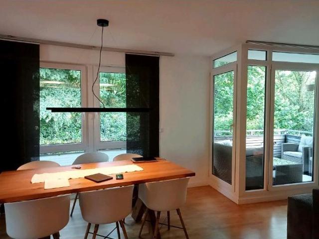 Neu! Moderne zentrale ETW im Grünen mit 2 Balk. und 2 PKW Plätzen