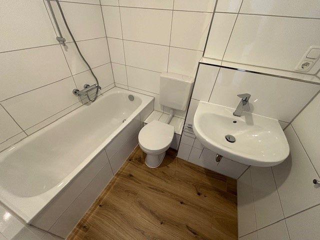 Neu Modernisierte 1 Zimmer Wohnung in Moosach