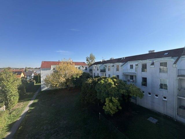 Neu Mitterndorf Großzügige Eigentumswohnung mit Loggia und Grünblick