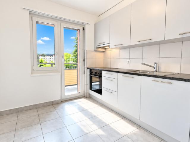 Neu Sanierte 3 Zimmerwohnung zentrale Lage !