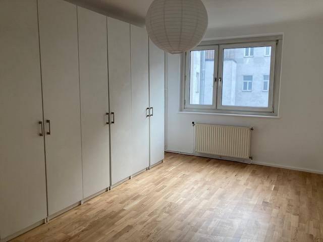 Neu sanierte 3 Zimmer Wohnung mit Loggia, ruhig und hell